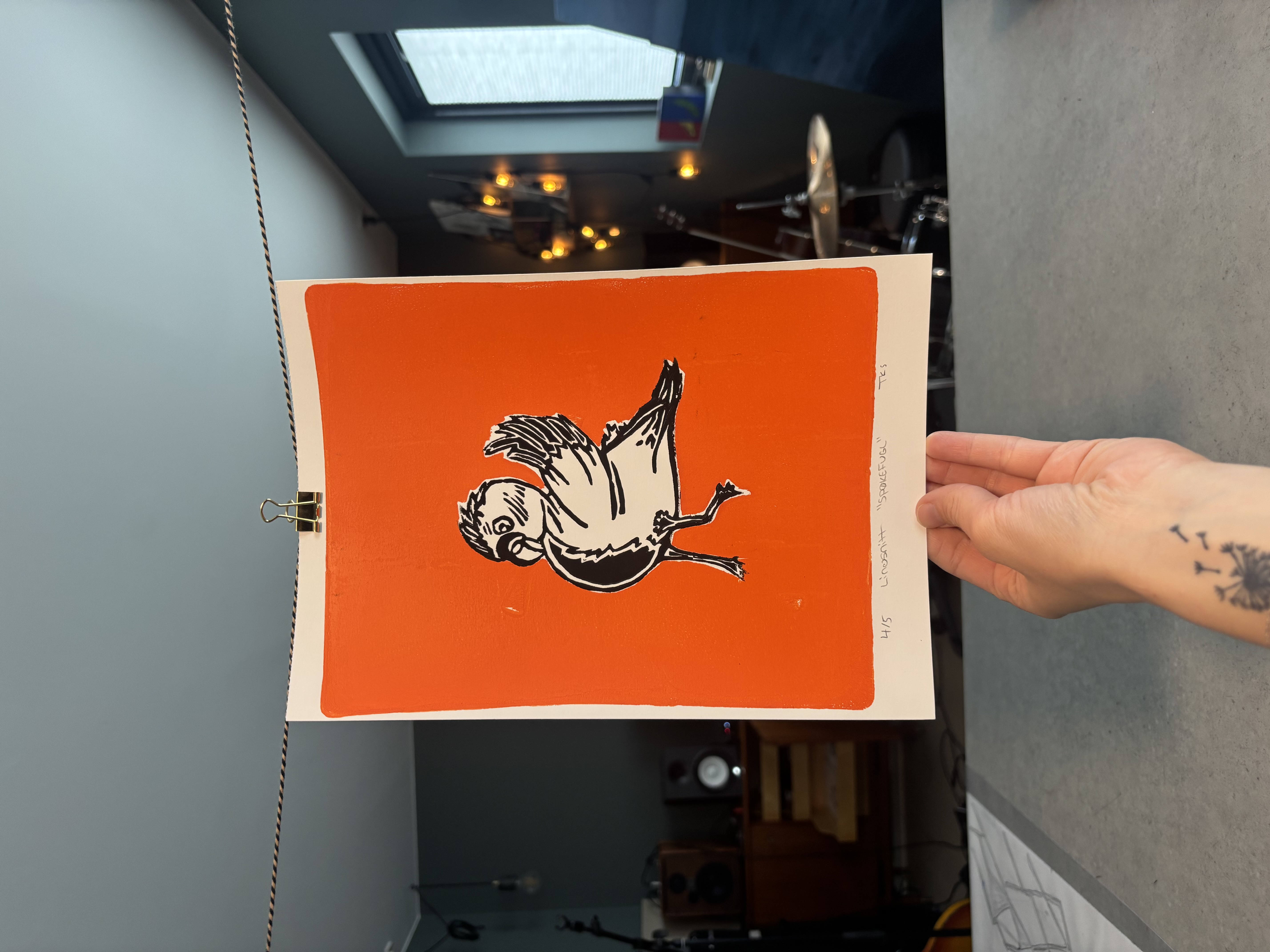 Spøkefugl — lino print on orange